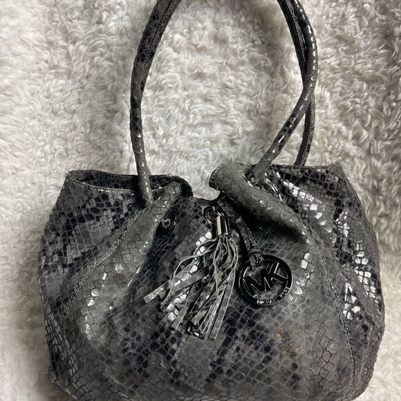 Michael Kors snake skin prints shades of gray shoulder bag silver tone hardwares - Picture 6 of 14